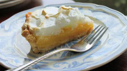 Tartă cu lămâie şi bezea