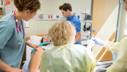 Cum e mai ușor să naști: natural sau prin cezariană? Ce spun mămicile