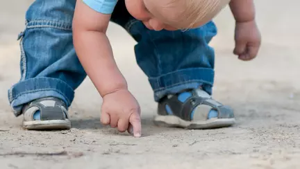 Nascuti sa exploreze