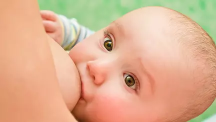 8 lucruri pe care nu ți le spune nimeni despre alăptare