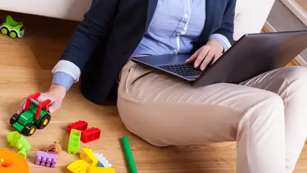 Viata secreta a mamelor care lucreaza