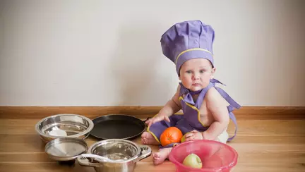 Activitati care tin copilul ocupat in timp ce gatesti