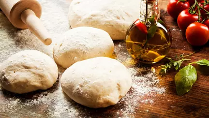 Blat de pizza din 2 ingrediente