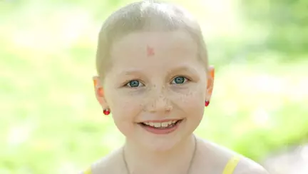 A castigat lupta cu cancerul cu ajutorul marijuanei medicinale