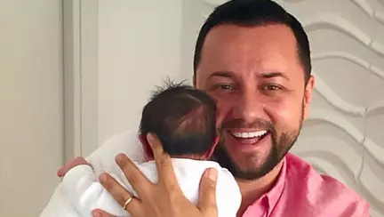 Adio somn! Cum se descurcă Măruță în postura de tătic de fată