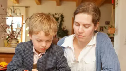 De ce nu ar trebui să-ți recompensezi copilul pentru notele mari