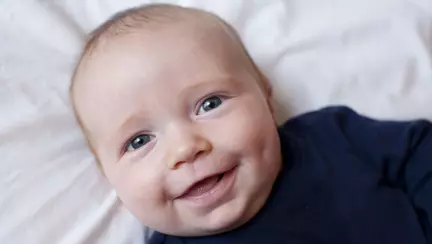 Ce este în mintea bebelușilor atunci când zâmbesc