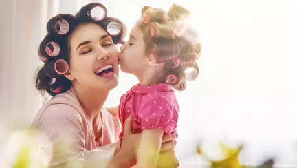 10 lucruri minunate pe care le știe doar o mamă de fetiță