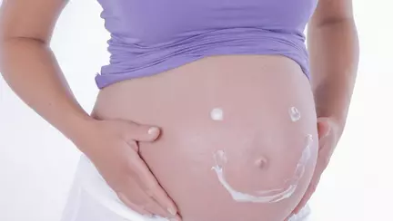 Poveste emoționantă: Discuția a doi bebeluși în burta mamei