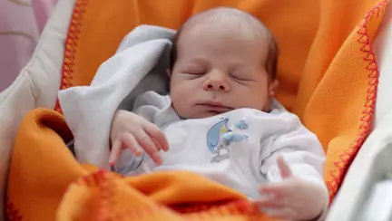 Prima femeie din lume care a nascut asa