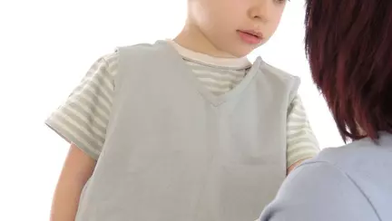 Cum îți dai seama când copilul minte