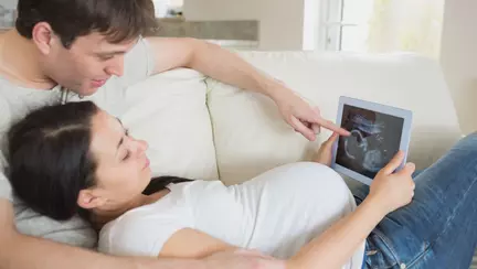 Mesajul trimis de bebelusul din burtica parintilor sai a uimit o lume intreaga