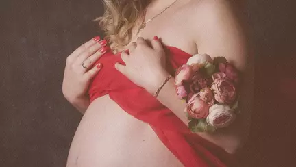 Și-a dat viața petru copilul ei. A refuzat chimioterapia ca să își salveze fetița