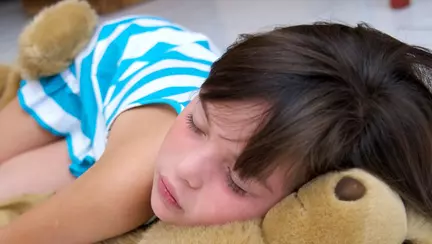 Care este ora ideală la care să culci copilul, în funcție de ora la care se trezește