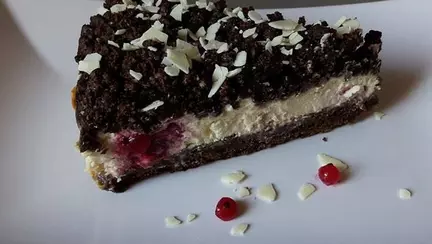 Cheesecake cu ciocolată și fructe pentru copii. Fără zahăr și fără cacao