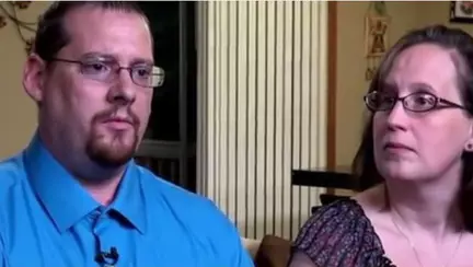 Pericolul din casele noastre. Un copil a fost la un pas de a se stinge sub privirile mamei sale care îl filma | VIDEO