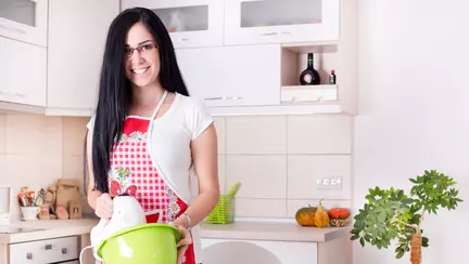 Câte calorii arzi făcând treabă în bucătărie