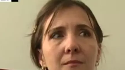 Ana Maria, mama care a fugit cu copiii de frica soțului violent, a fost arestată