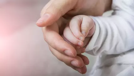 A murit de cancer la 6 luni dupa ce a nascut copilul pe care s-a luptat 3 ani sa il aiba