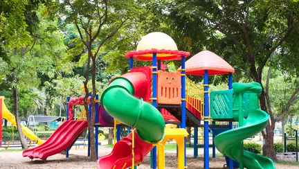 A iesit din tobogan plangand. Motivul este socant