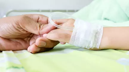 Efectele nevaccinarii: 2 copii bolnavi de tetanos se lupta pentru viata intr-un spital din capitala