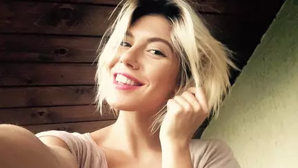 Sore a mers pentru prima dată la mare cu fetița ei | FOTO