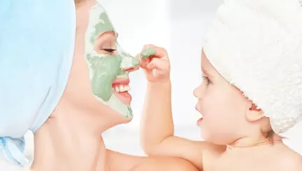 (P) După naștere, redă-i tenului tău strălucirea cu gama Gerovital H3 Evolution!