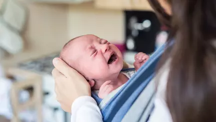 Avertismentul unei mame despre port-bebe dupa un accident infiorator