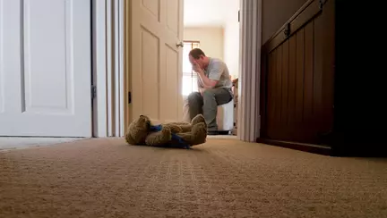 Si-a dat copilul spre adoptie. 24 de ani mai tarziu a aflat un adevar socant