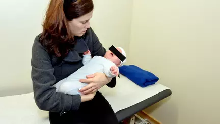 Postarea sincera a unei mamici plimbata intre spitale cu bebelusul nou-nascut