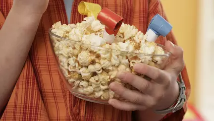 O fetiță de 3 ani s-a înecat cu popcorn si a intrat in moarte cerebrala