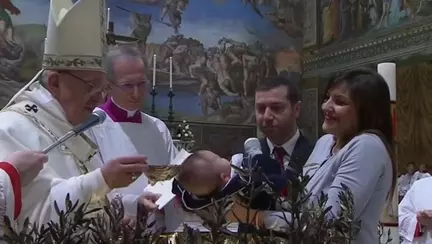 Papa Francisc le-a îndemnat pe mame să-și alăpteze bebelușii în biserică | VIDEO