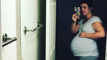 Medicii i-au spus că a recidivat cancerul, dar ea era însărcinată în mod miraculos cu cvadrupleți