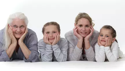 Șase generații de femei într-o singură imagine | FOTO & VIDEO