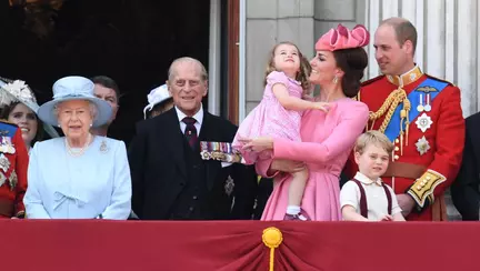 Printul George si printesa Charlotte au facut spectacol la aniversarea Reginei | VIDEO