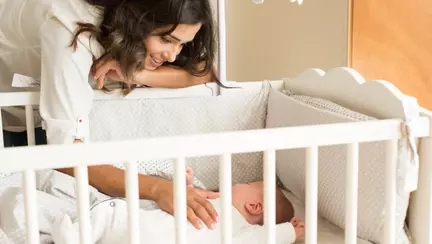 4 moduri de a-ti ajuta bebelusul sa doarma mai bine si mai mult noaptea