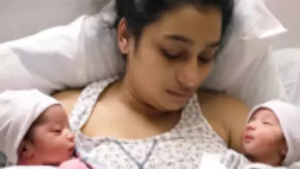 2 gemeni si-au pierdut amandoi parintii in mai putin de 3 zile