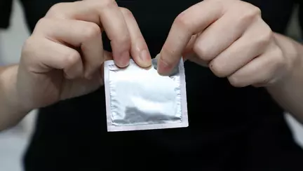 Ingeniozitate medicala: Sute de mame salvate de la moarte cu un prezervativ