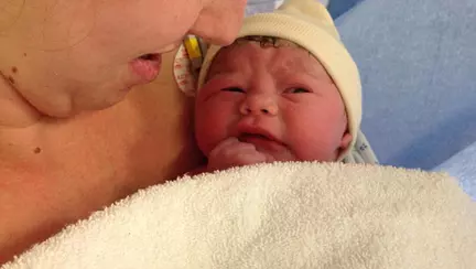 Povestea miraculoasa a unui bebelus ce a supravietuit avortului