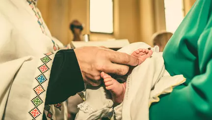 Un bebelus a murit imediat dupa botez - UPDATE