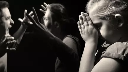 Parinti divortati, fortati sa se impace "pentru binele copiilor"