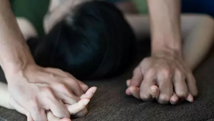 Un roman condamnat la inchisoare in Anglia pentru ca si-a lasat insarcinata sotia