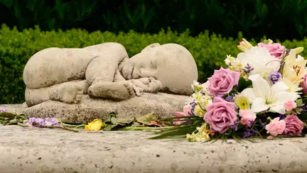 Mi-e dor de mine inainte. Inainte ca o umbra grea sa ma apese