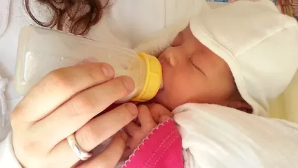Sterilizarea biberoanelor, esențială în primul an de viață a bebelușului