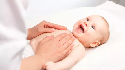 Sfaturi utile pentru masajul bebelusilor