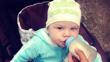 Bebeluș lăsat singur în casă în timp ce mama era la o petrecere. Cum a fost găsit după o săptămână