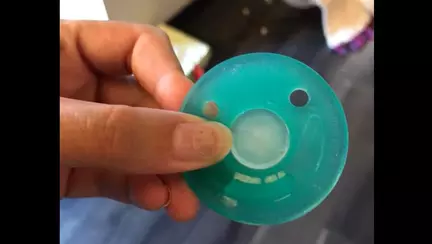 Cea mai ingenioasa idee pentru a calma durerile cauzate de eruptiile dentare