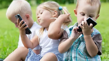 Cum il scapi de dependenta de tehnologie, fara reactii negative