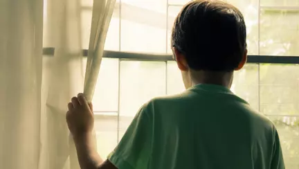 Varsta de la care iti poti lasa copilul singur acasa