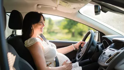 Cum sa porti centura de siguranta cand esti insarcinata